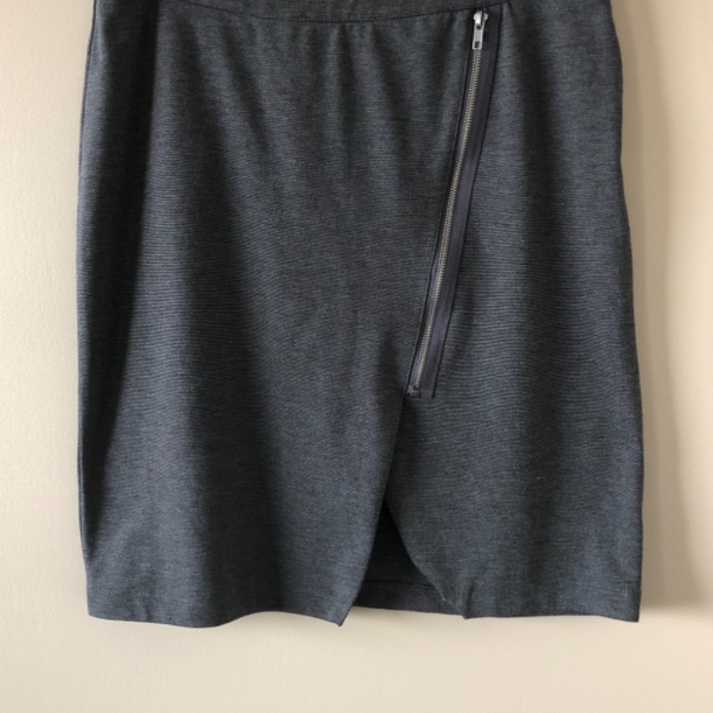 Heather Gray Stretch Pencil Skirt W/ Zipper Detail